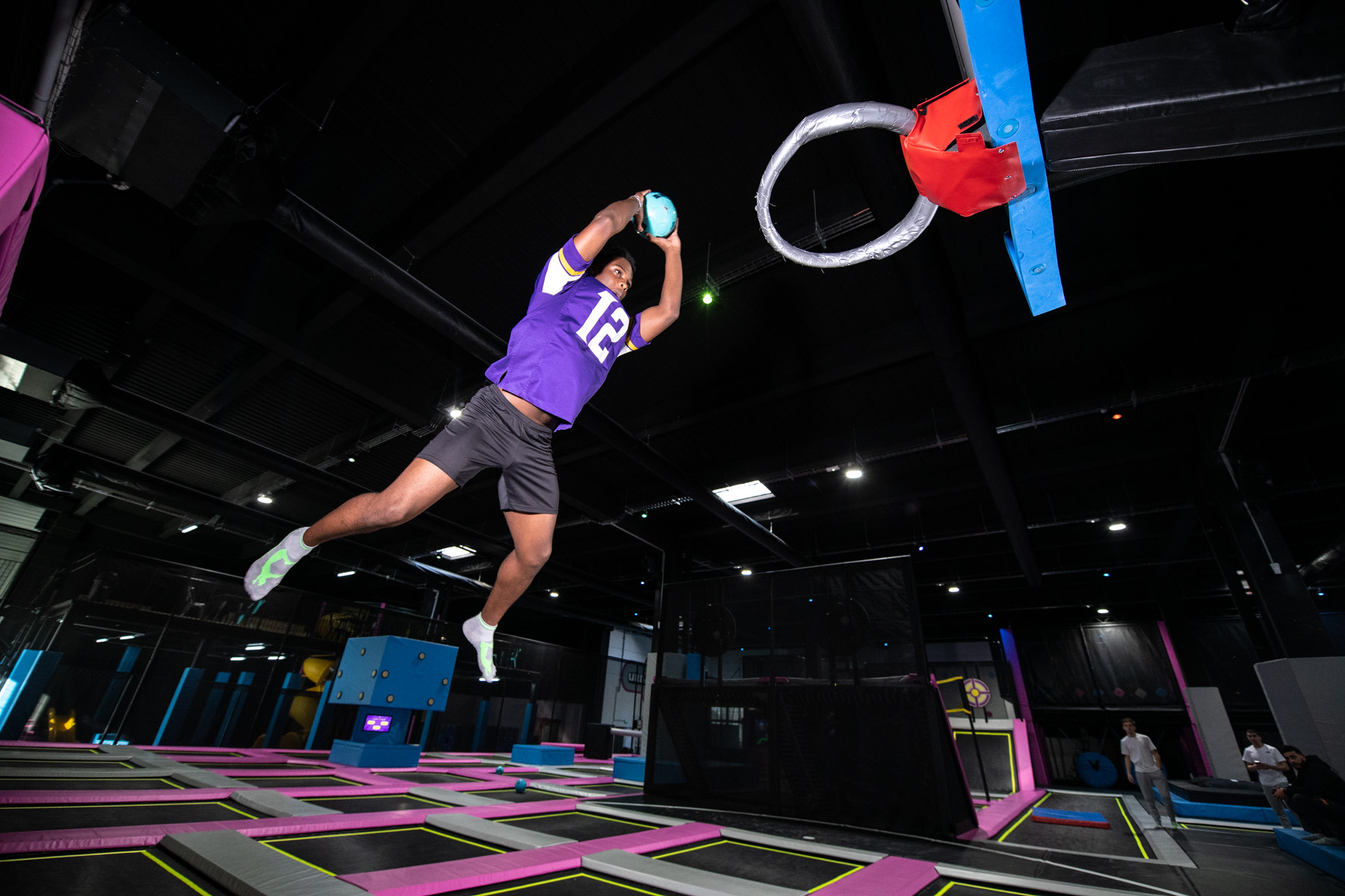 Slam Dunk avec trampolines à Urban Jump Romainville près de Paris
